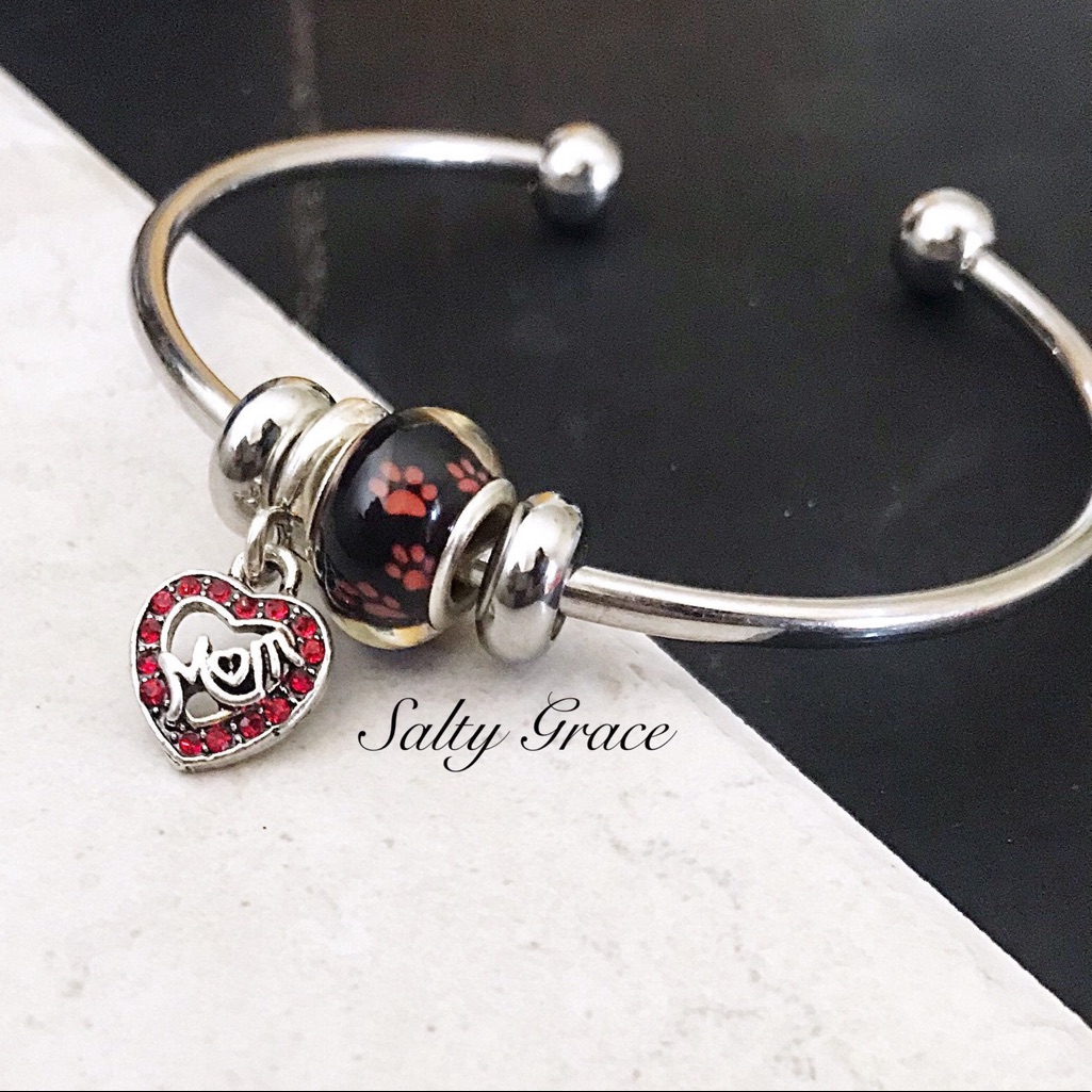 Dog Mom Paw Print Bead Charm Bracelet